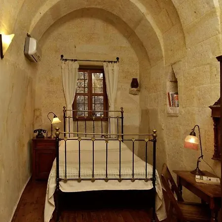 Esbelli Evi Cave 3*