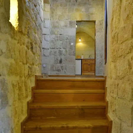 Esbelli Evi Cave