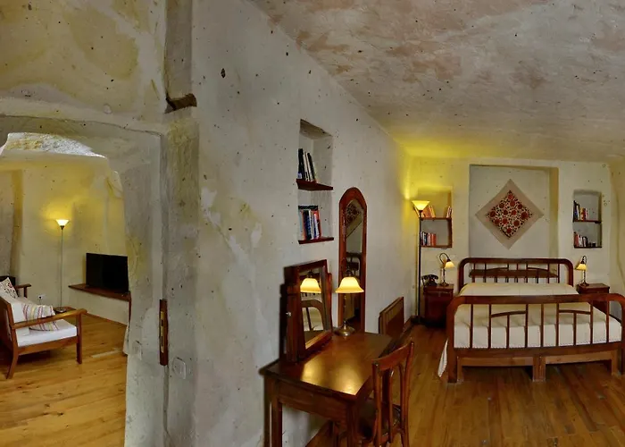 Esbelli Evi Cave 3*